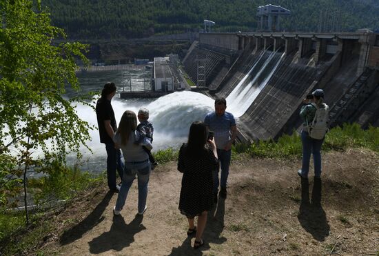 Водосброс на Красноярской ГЭС