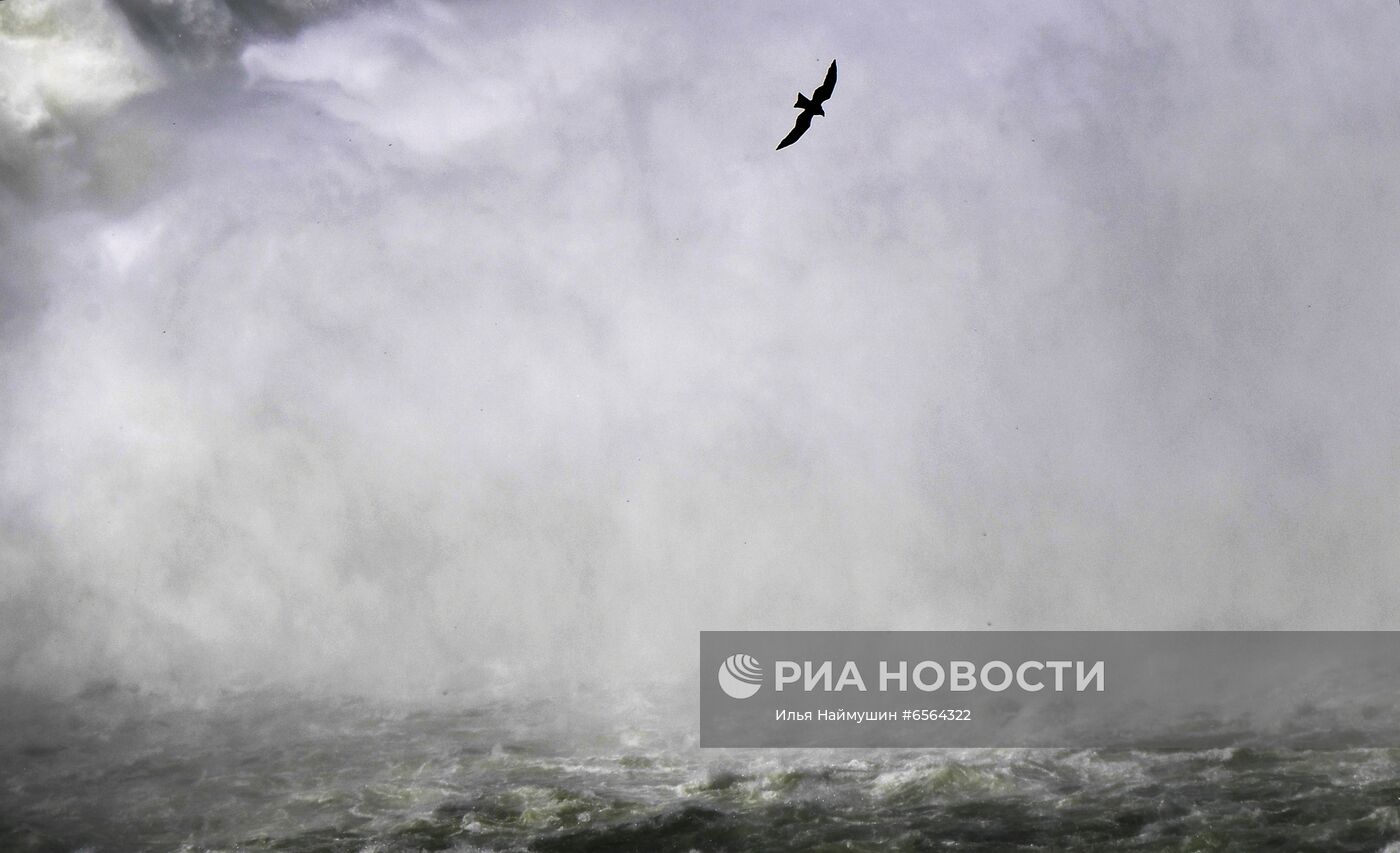 Водосброс на Красноярской ГЭС