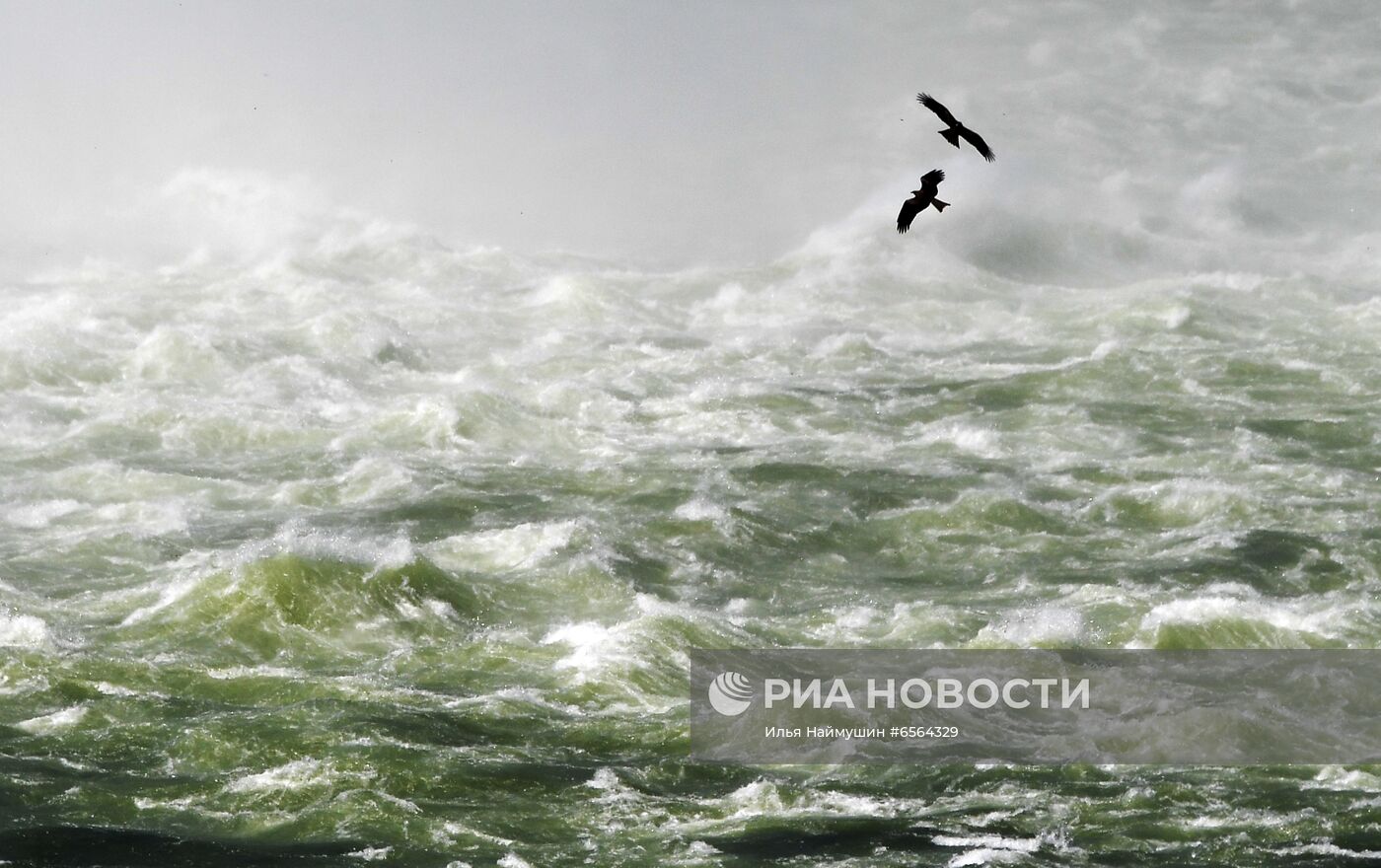 Водосброс на Красноярской ГЭС