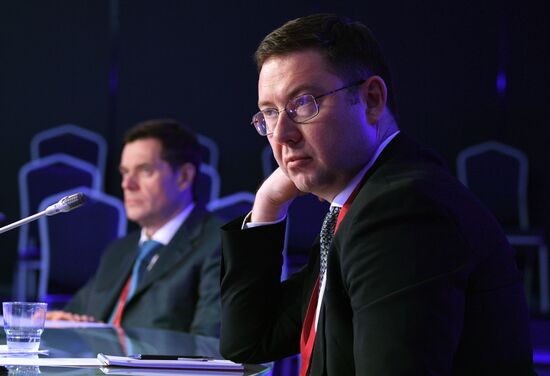 ПМЭФ-2021. Сессии. День второй 