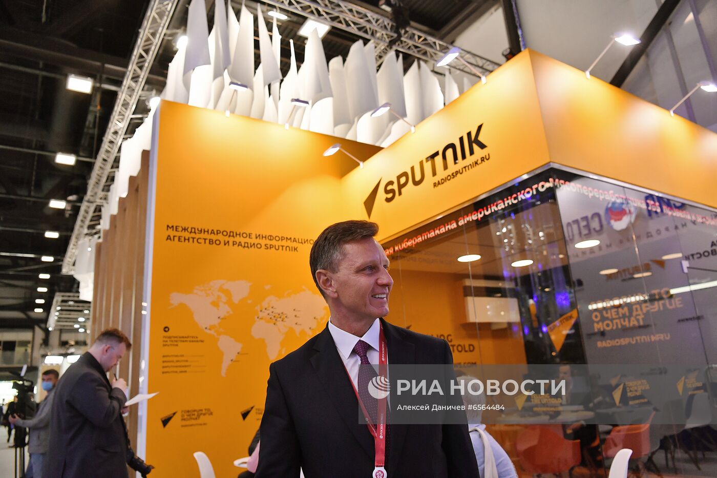 ПМЭФ-2021. Работа стенда МИА "Россия сегодня". День второй