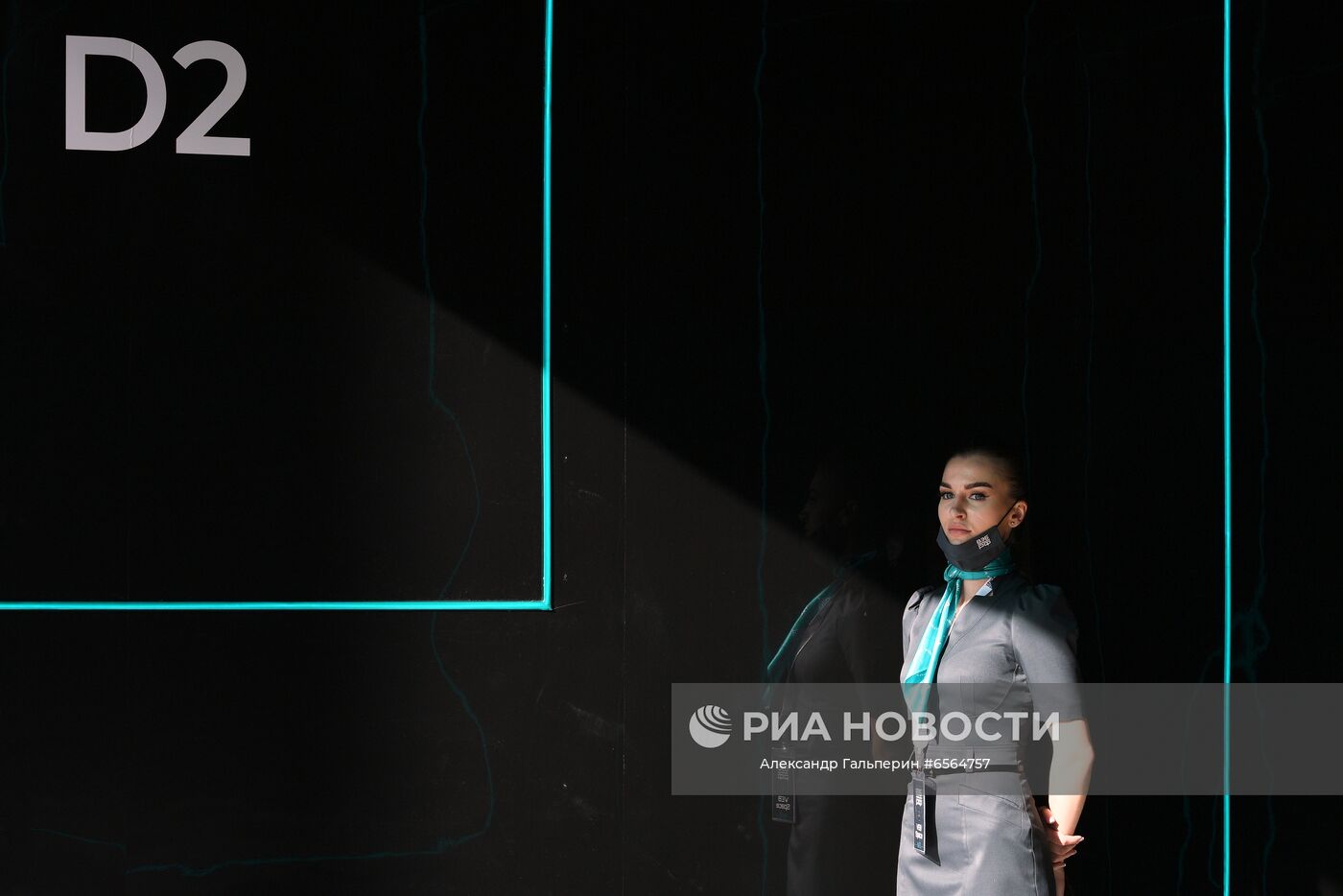 Участница Петербургского международного экономического форума - 2021 в конгрессно-выставочном центре "Экспофорум". Место: Россия, Санкт-Петербург. Автор: Александр Гальперин/РИА Новости. ПМЭФ-2021. Работа форума. День второй