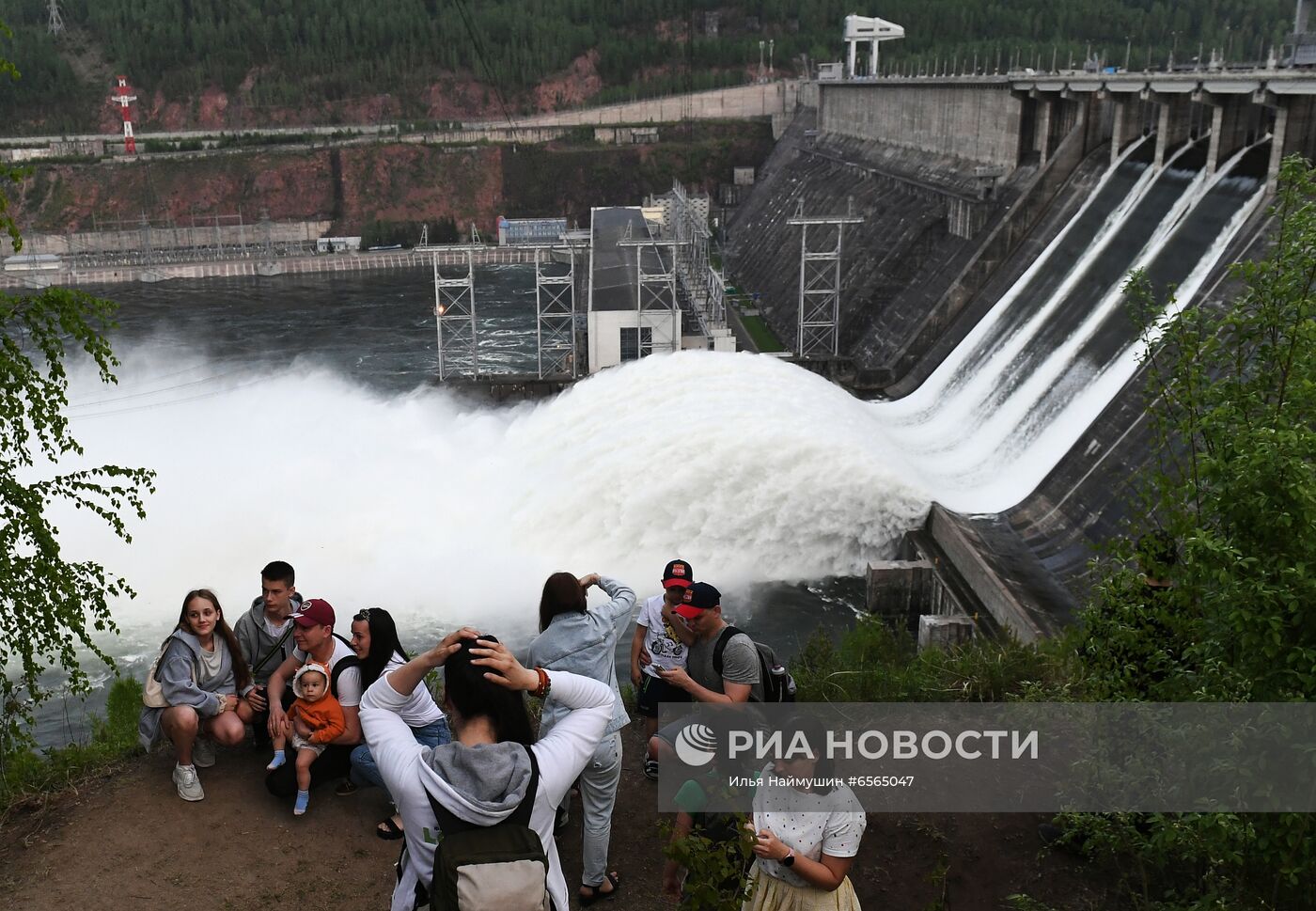 Водосброс на Красноярской ГЭС