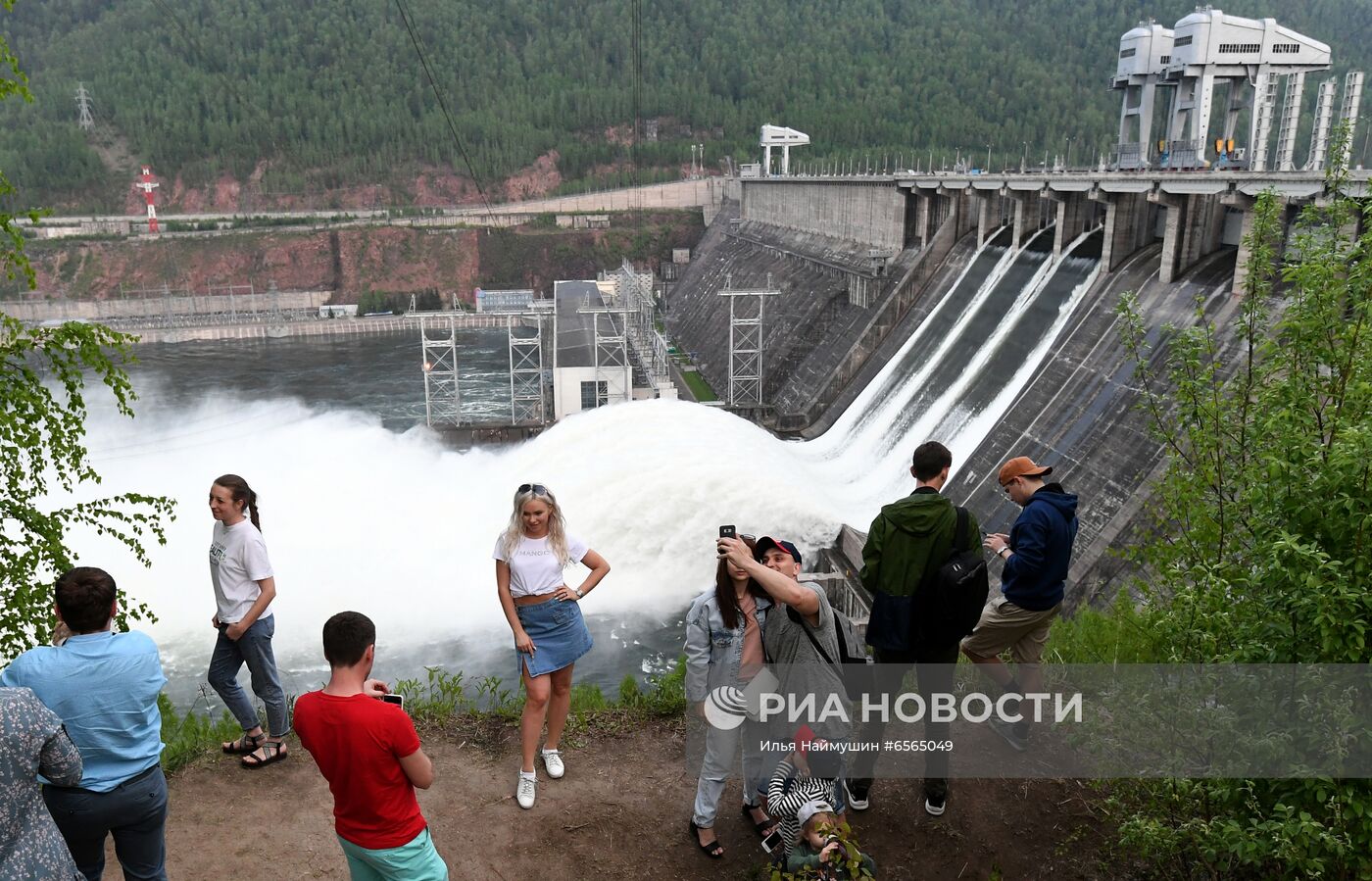 Водосброс на Красноярской ГЭС