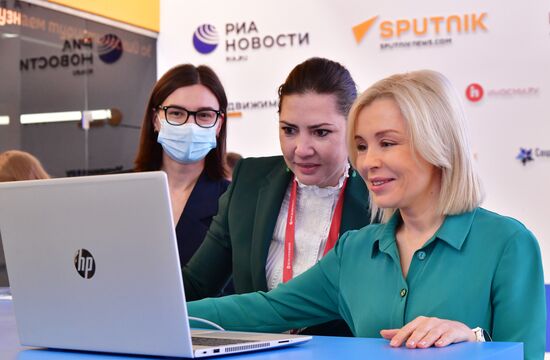 ПМЭФ-2021. Работа стенда МИА "Россия сегодня". День третий