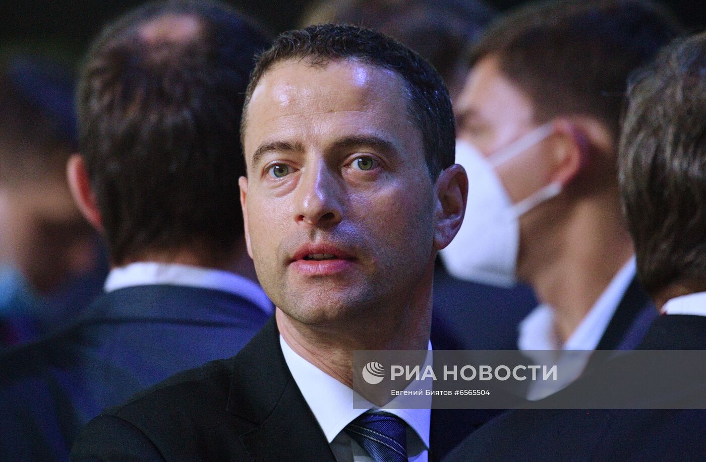 Президент РФ В. Путин принял участие в пленарном заседании ПЭМФ-2021