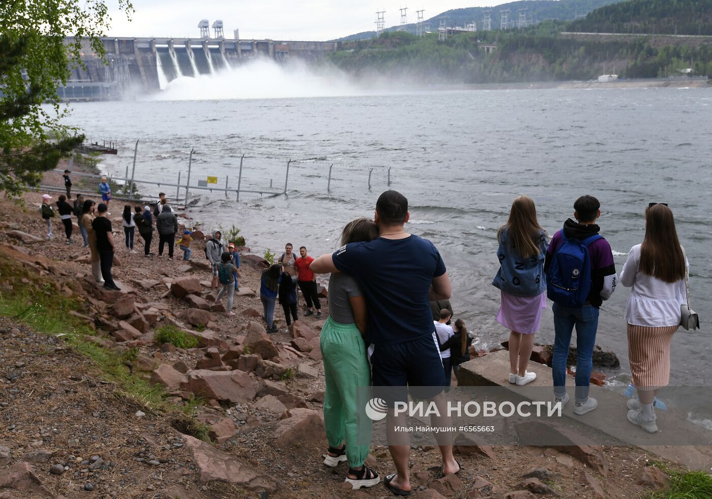 Водосброс на Красноярской ГЭС