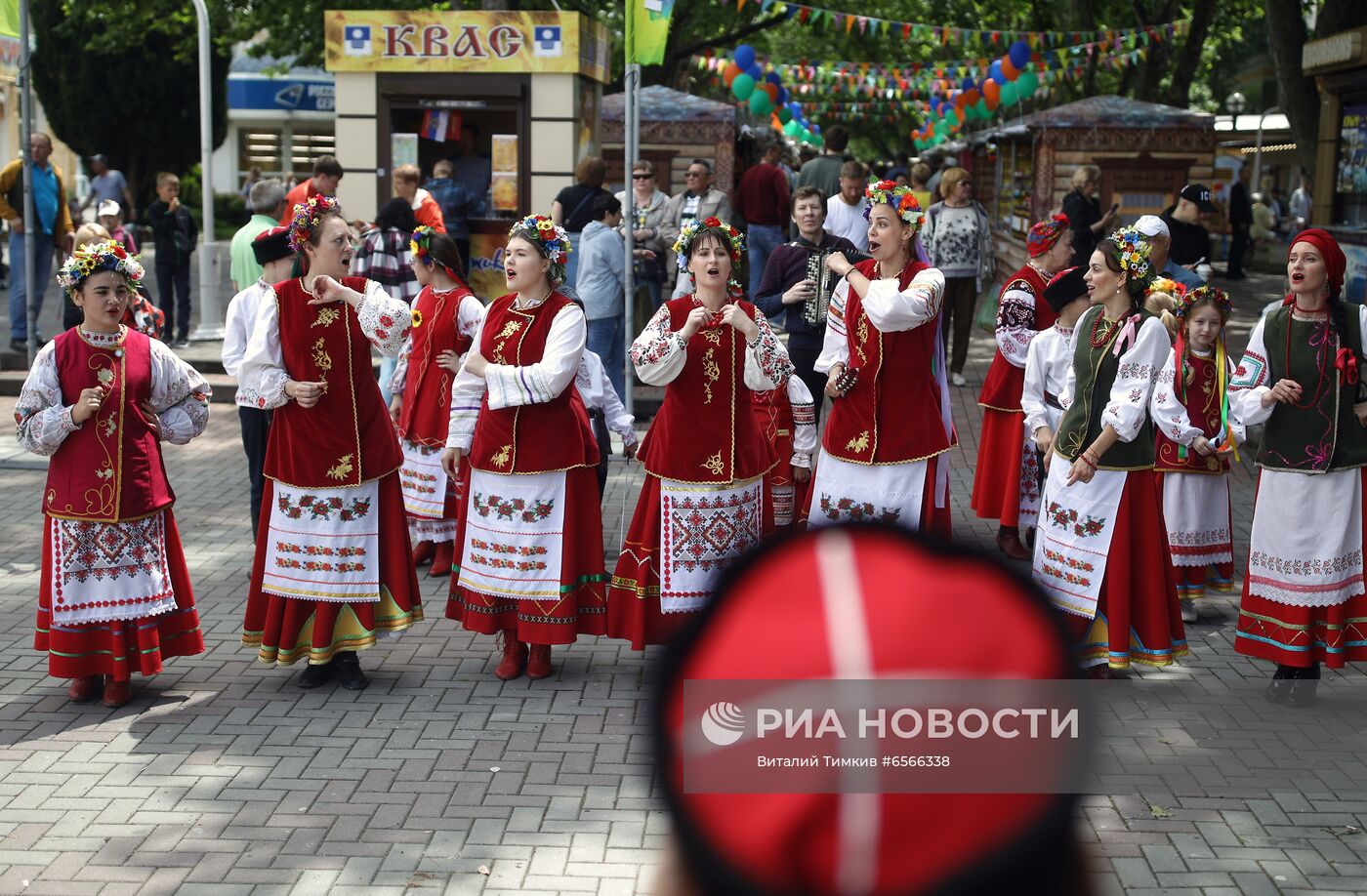 Традиционный карнавал в Геленджике