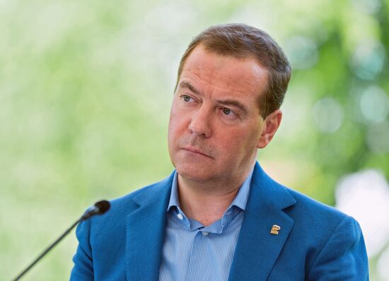 Председатель партии "Единая Россия" Д. Медведев принял участие в работе стратегической сессии "Экология"