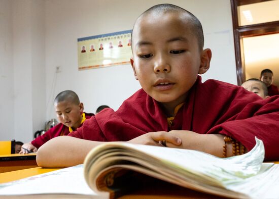 Буддистский институт в Тибете