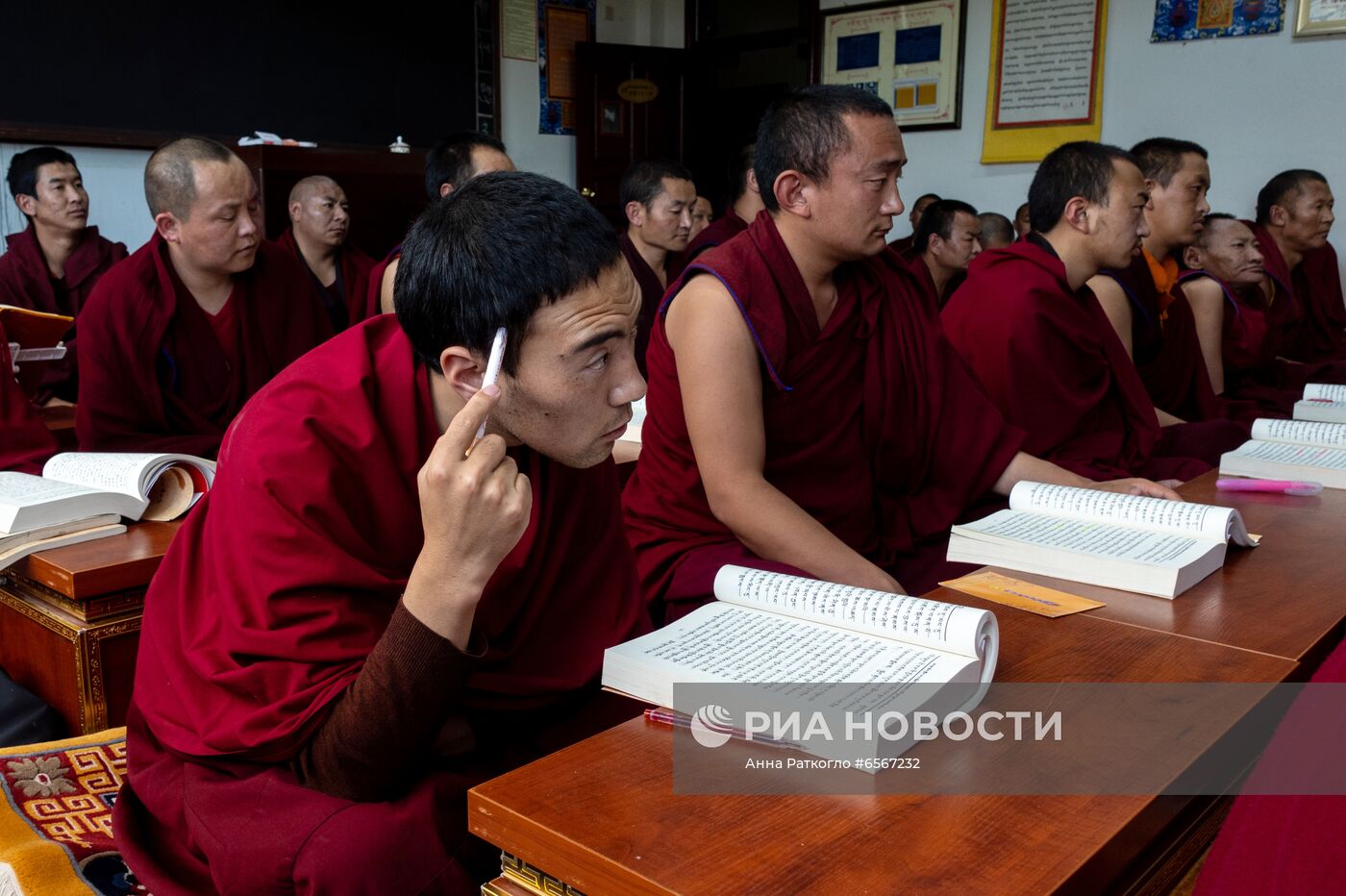 Буддистский институт в Тибете