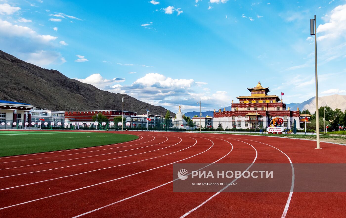 Буддистский институт в Тибете