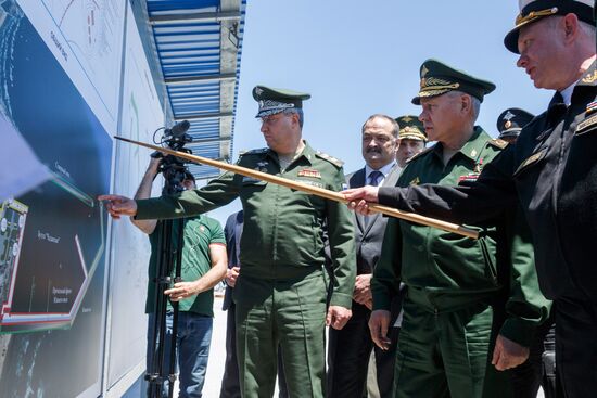 Рабочая поездка министра обороны РФ С. Шойгу в Южный военный округ
