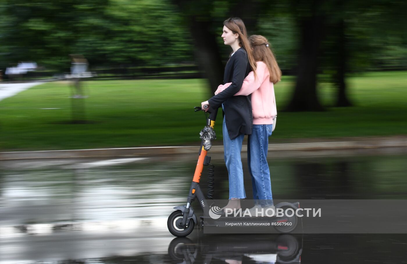 Власти Москвы подготовили меры регулирования движения на электросамокатах