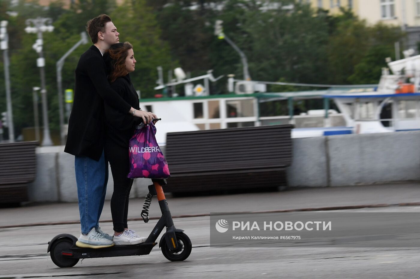 Власти Москвы подготовили меры регулирования движения на электросамокатах