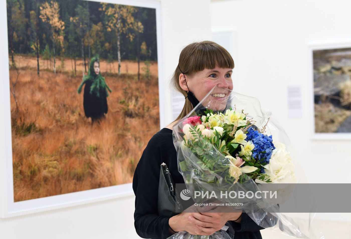 Открытие выставок в рамках XII Московского Международного Биеннале "Мода и стиль в фотографии - 2021"