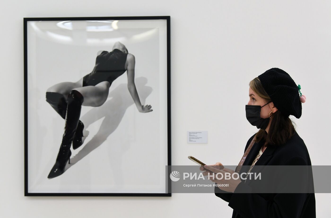 Открытие выставок в рамках XII Московского Международного Биеннале "Мода и стиль в фотографии - 2021"