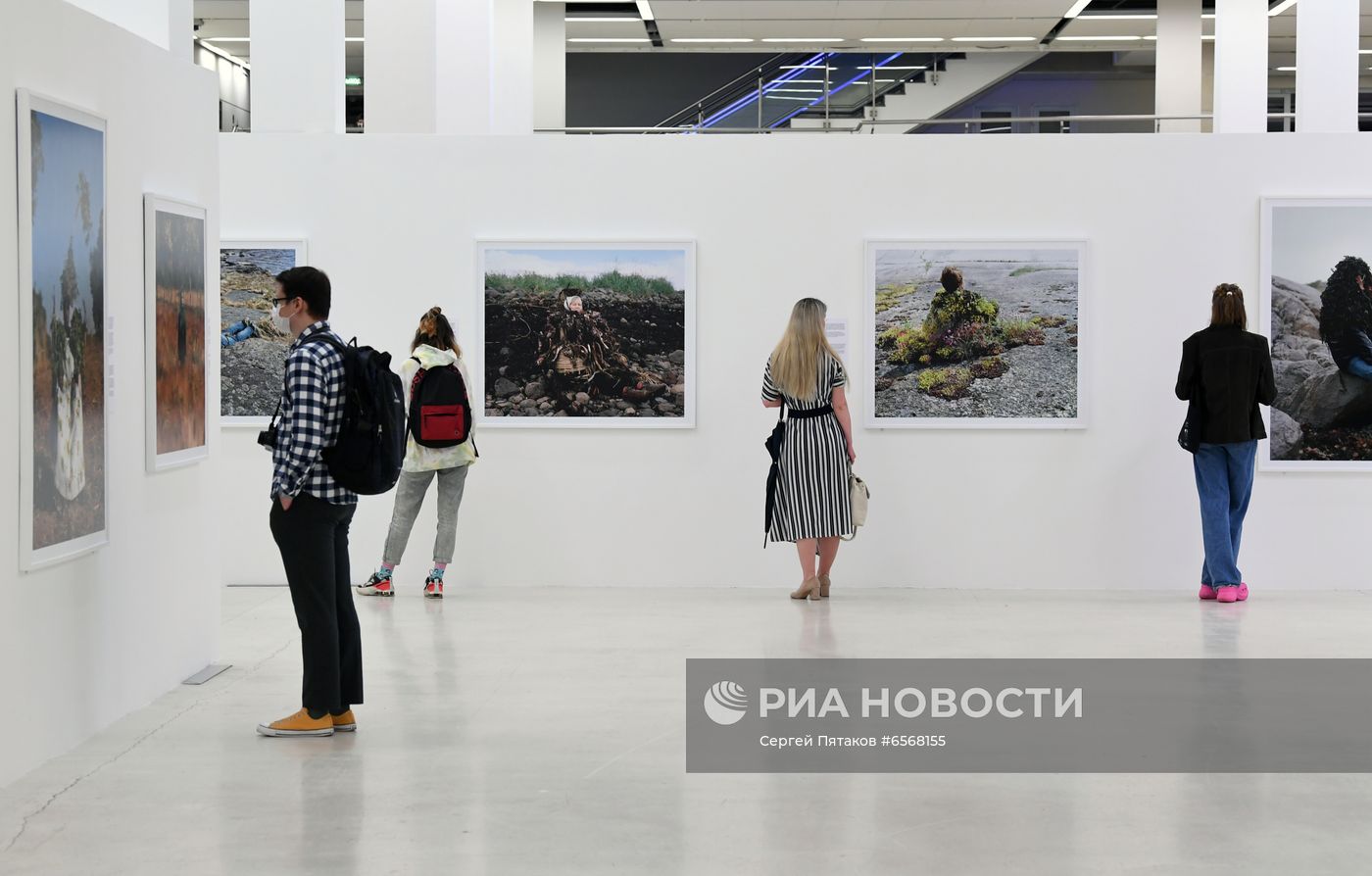 Открытие выставок в рамках XII Московского Международного Биеннале "Мода и стиль в фотографии - 2021"