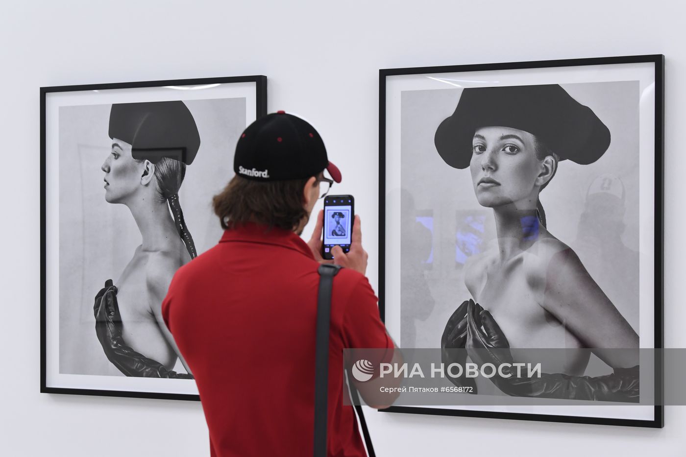 Открытие выставок в рамках XII Московского Международного Биеннале "Мода и стиль в фотографии - 2021"