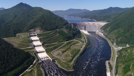 Водосброс на Саяно-Шушенской ГЭС