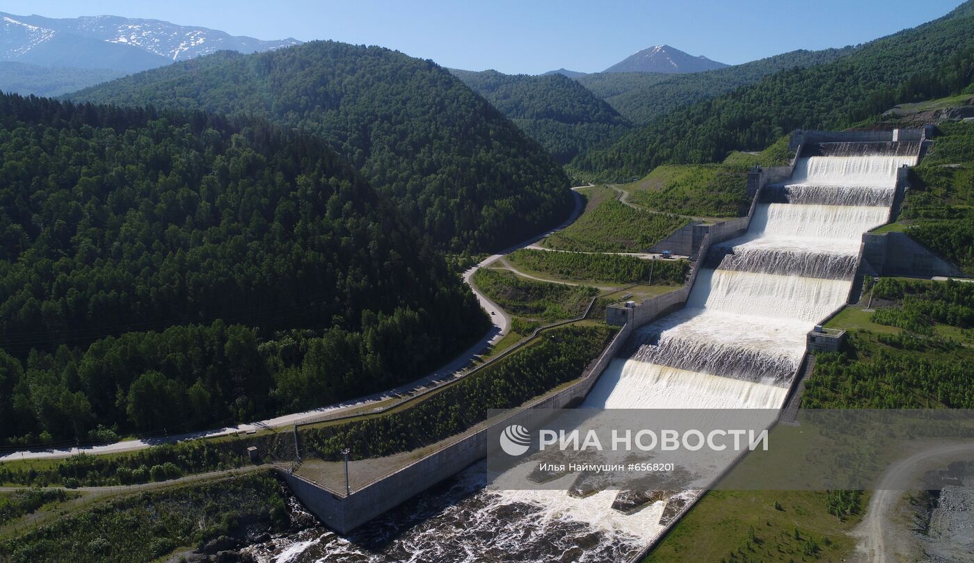 Водосброс на Саяно-Шушенской ГЭС