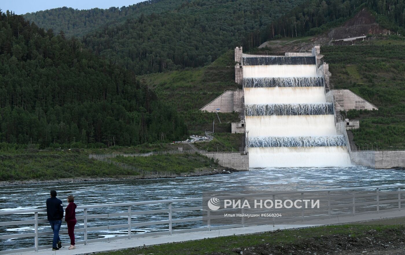 Водосброс на Саяно-Шушенской ГЭС