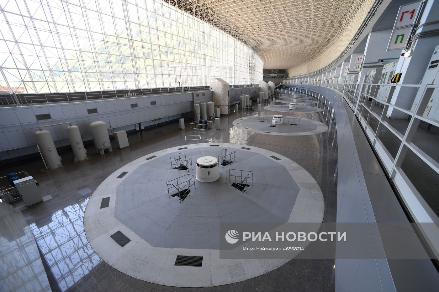 Водосброс на Саяно-Шушенской ГЭС