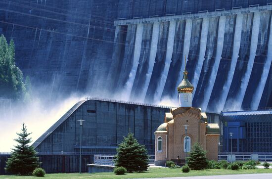 Водосброс на Саяно-Шушенской ГЭС