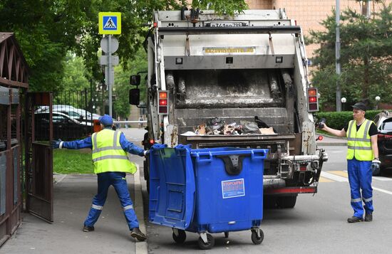 Вывоз мусора в Москве 