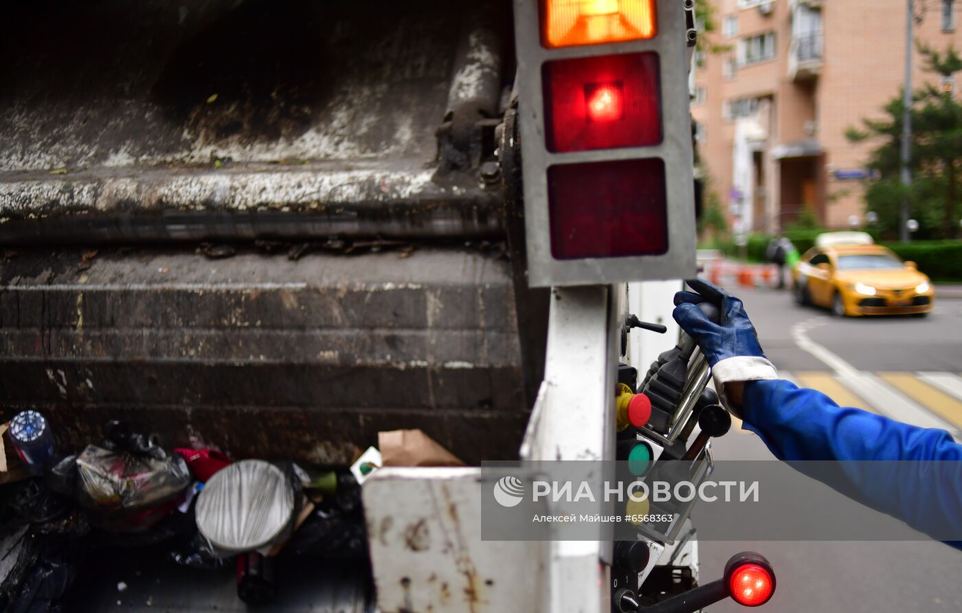 Вывоз мусора в Москве