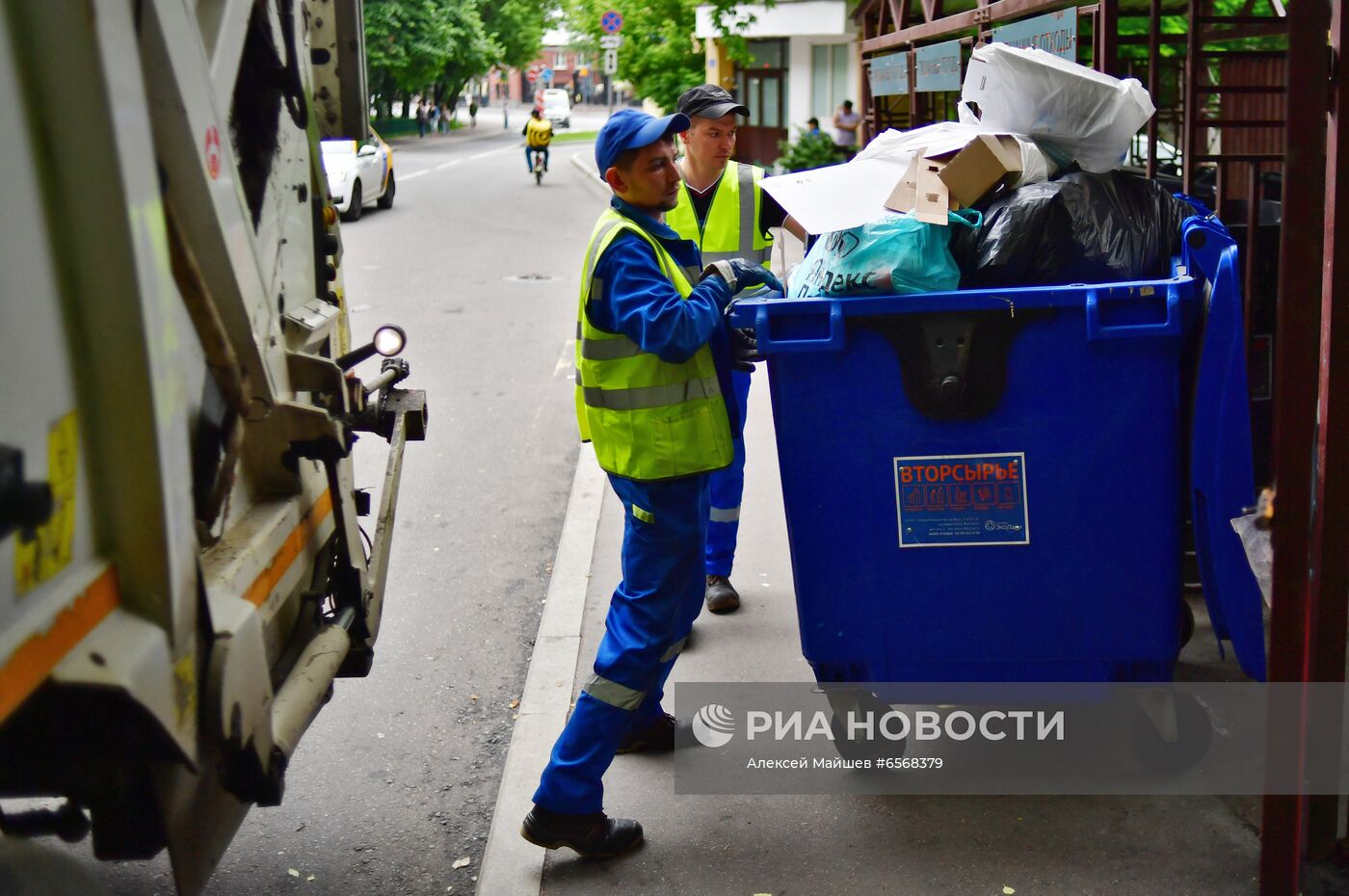 Вывоз мусора в Москве 