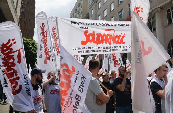 Протест профсоюза "Солидарность" в Варшаве