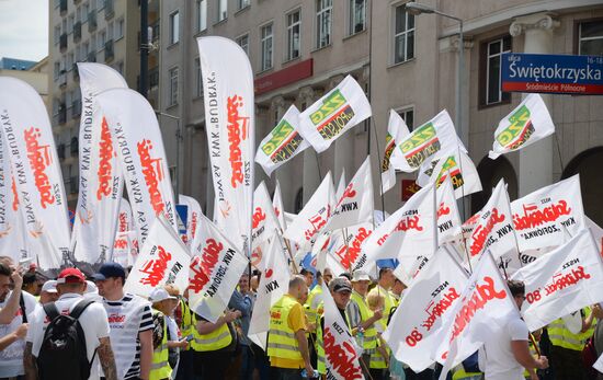 Протест профсоюза "Солидарность" в Варшаве