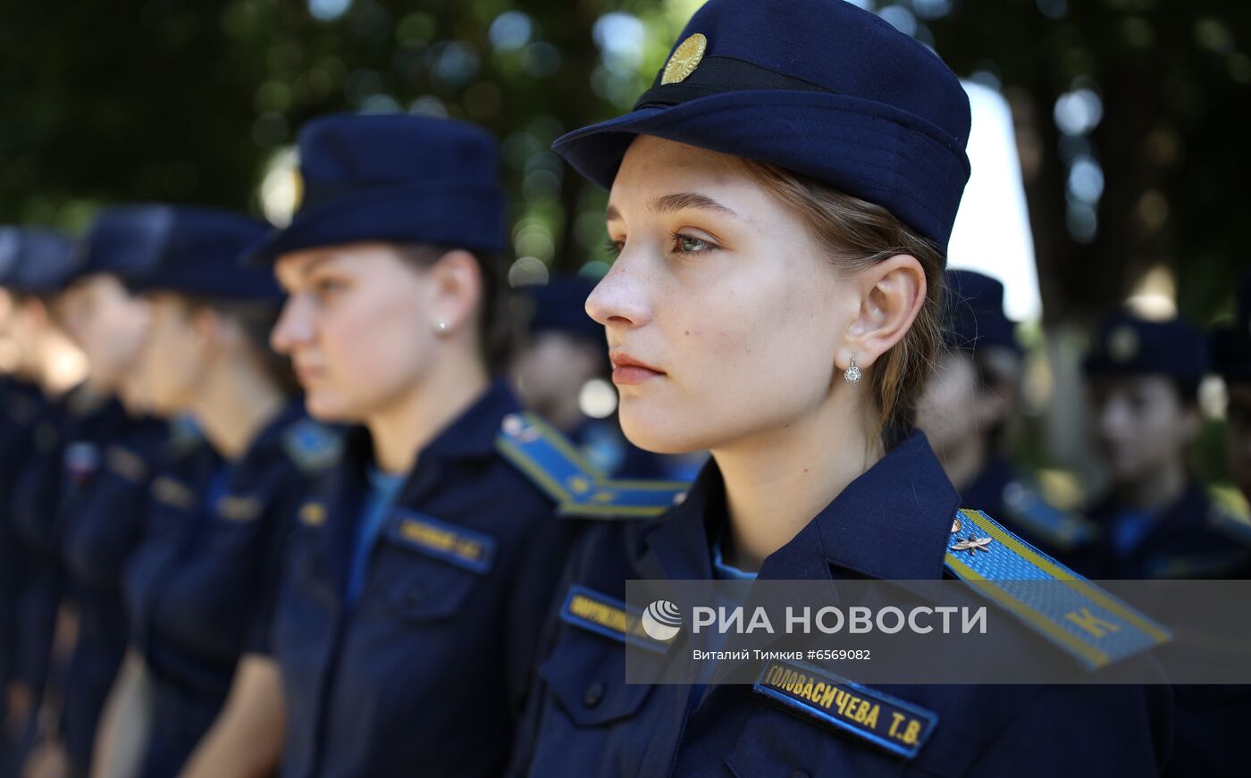 Открытие бюстов Героям Советского Союза в краснодарском летнем училище 