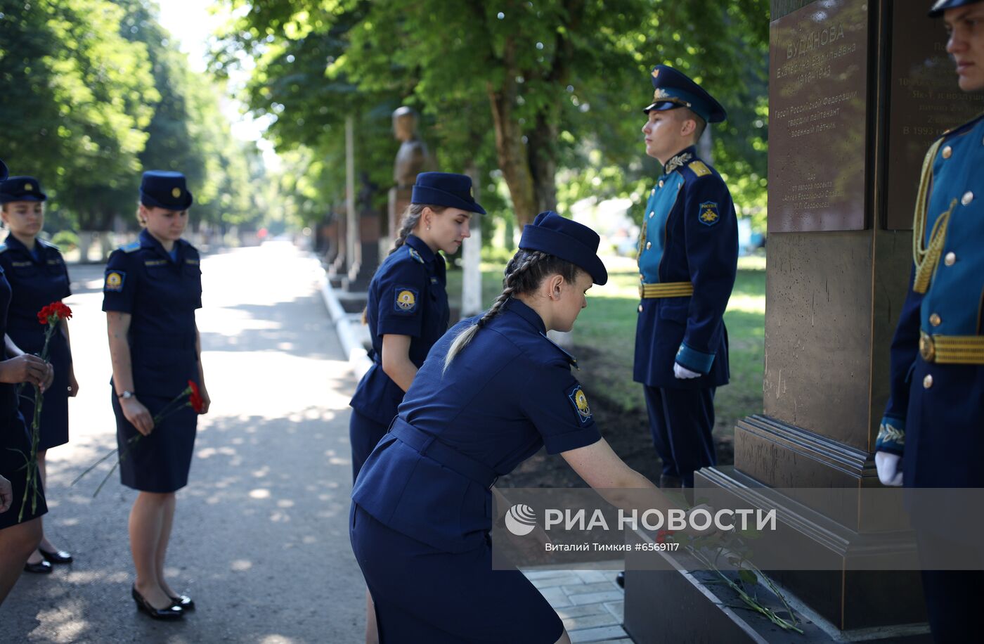 Открытие бюстов Героям Советского Союза в краснодарском летном училище