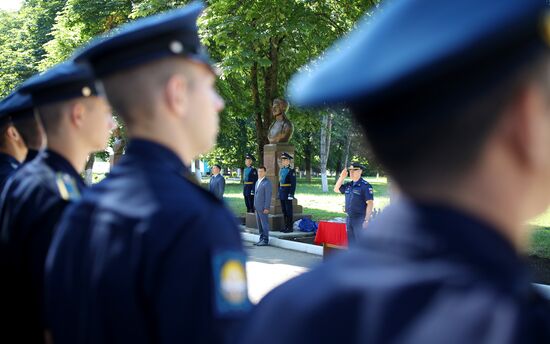 Открытие бюстов Героям Советского Союза в краснодарском летном училище