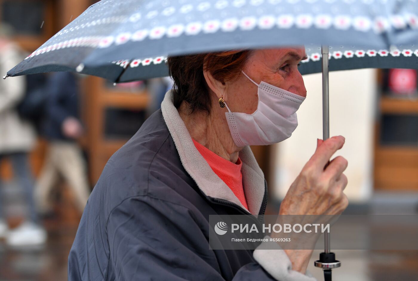 В Москве усилился контроль за ношением масок    