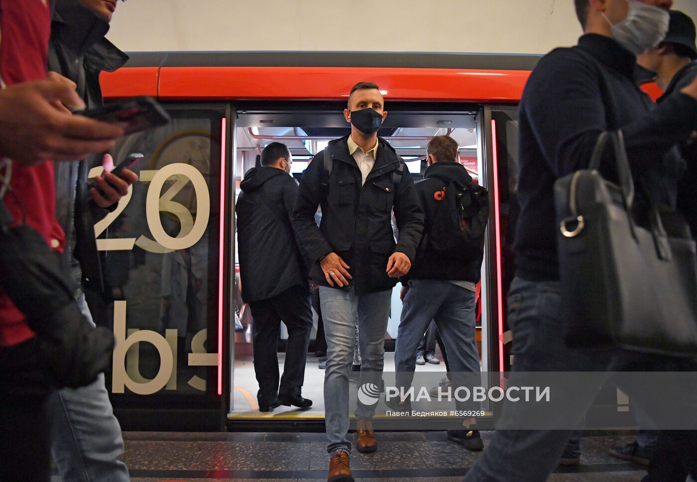 В Москве усилился контроль за ношением масок