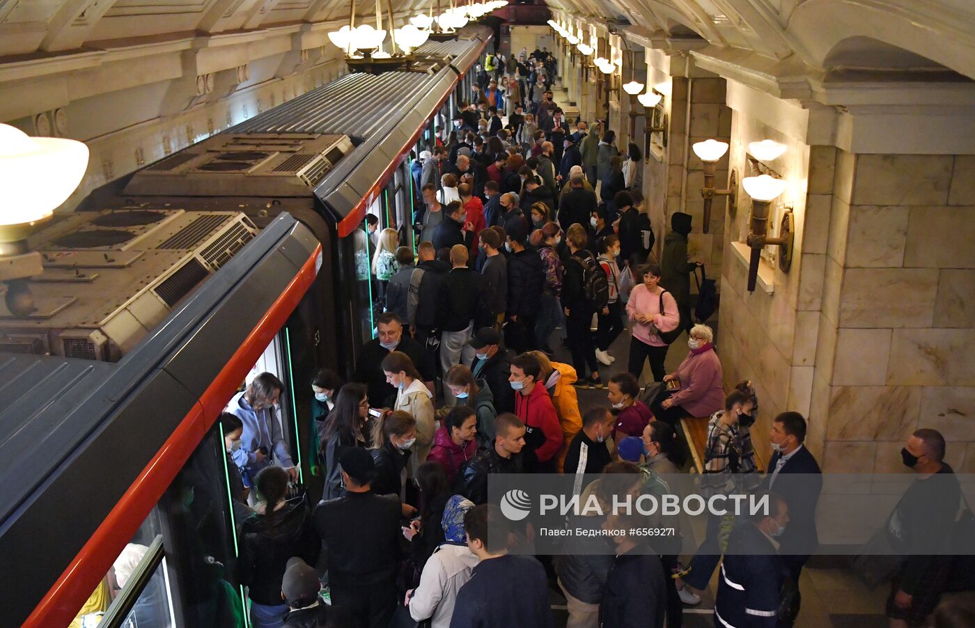 В Москве усилился контроль за ношением масок