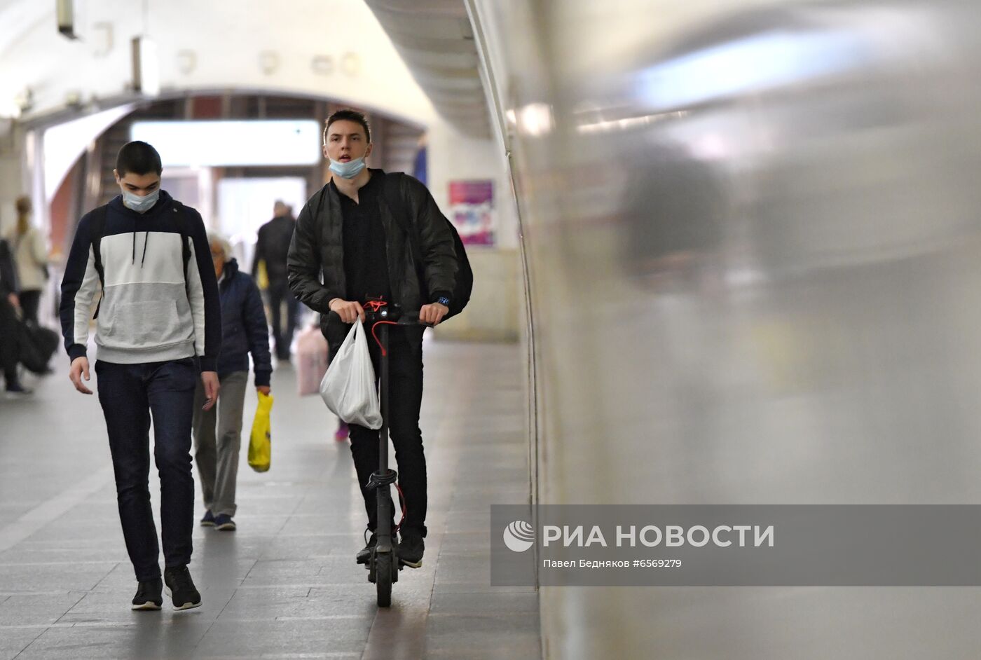 В Москве усилился контроль за ношением масок