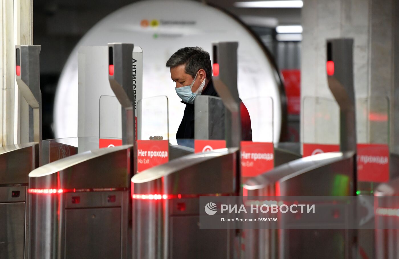 В Москве усилился контроль за ношением масок