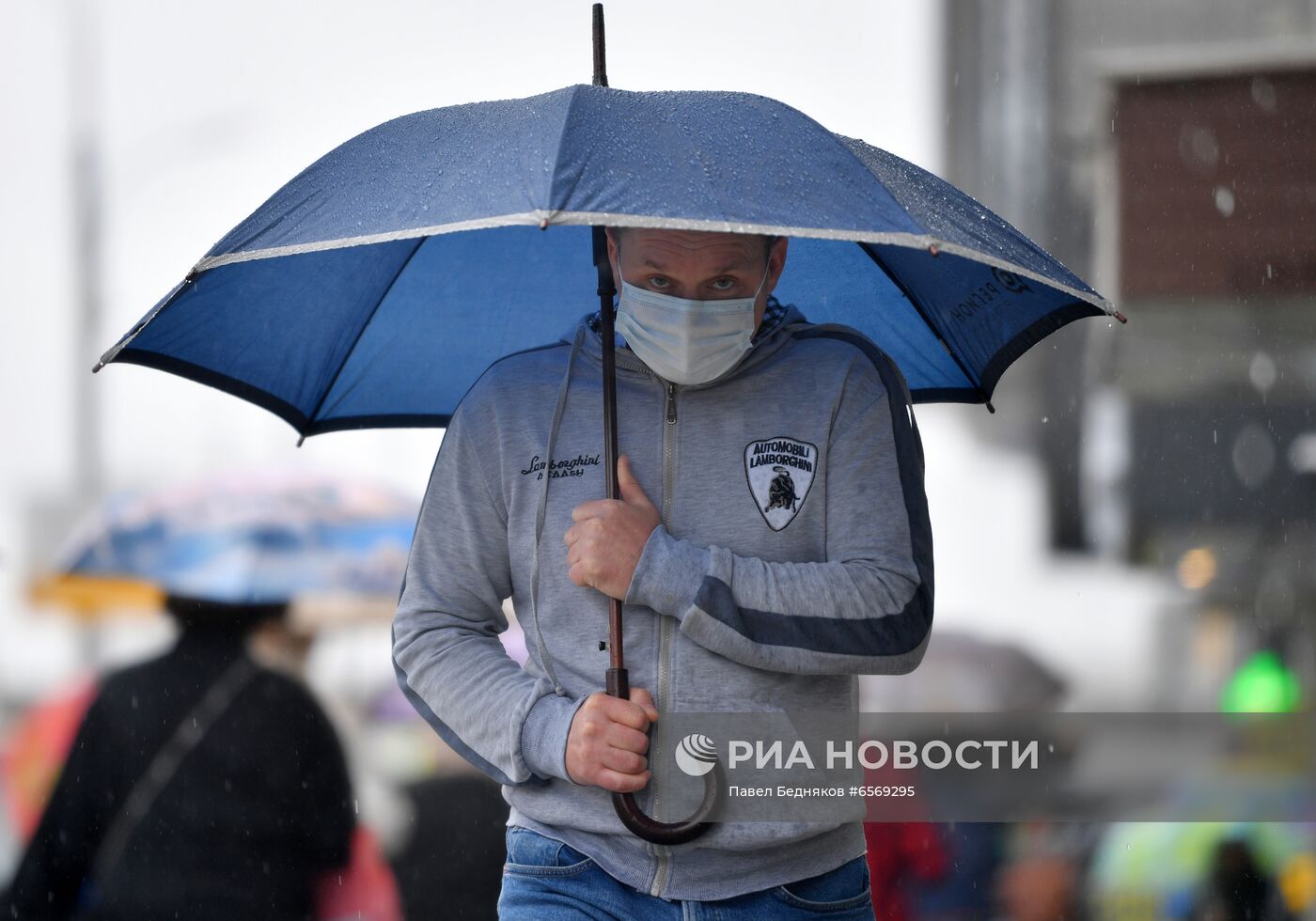 В Москве усилился контроль за ношением масок