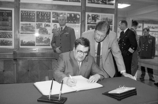 Визит в СССР министра обороны Финляндии Йохана Оле Норрбака