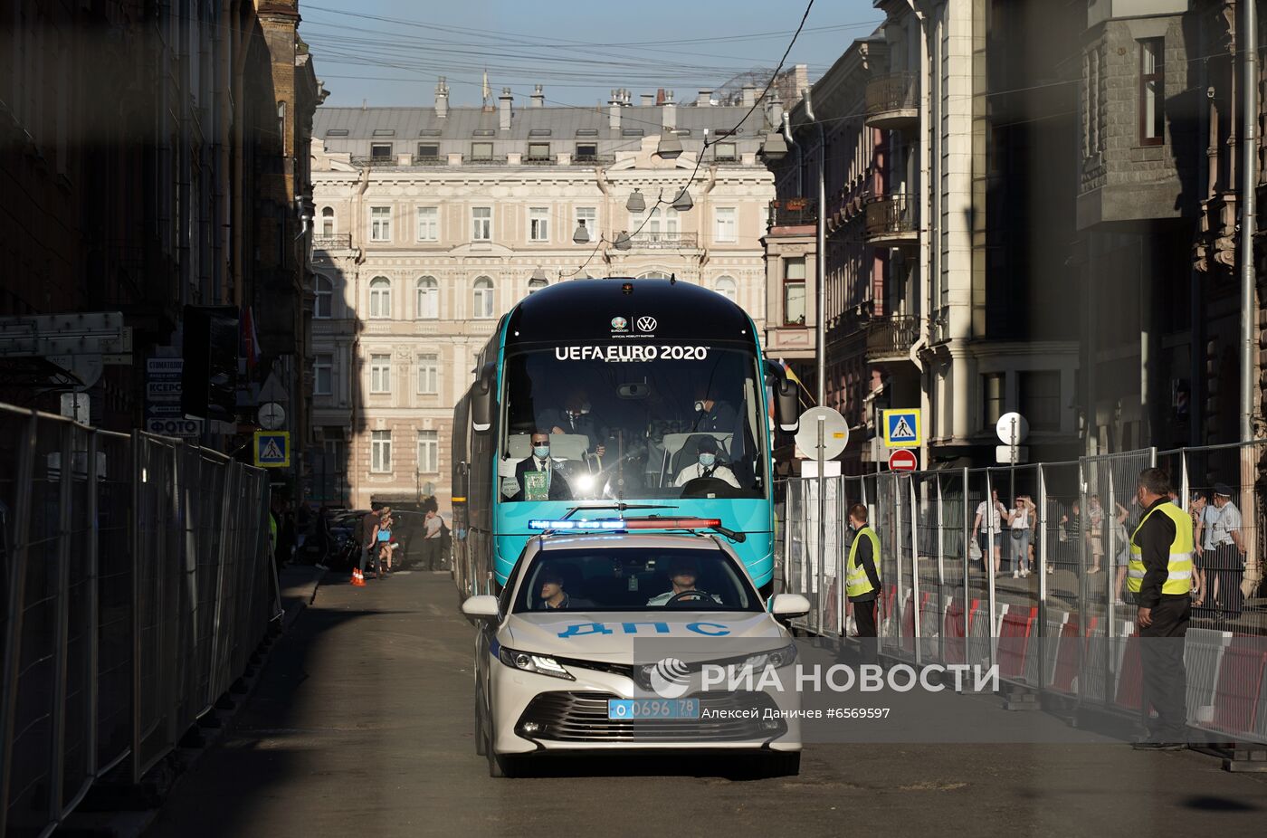 Футбол. Чемпионат Европы. Прилет сборной России в Санкт-Петербург