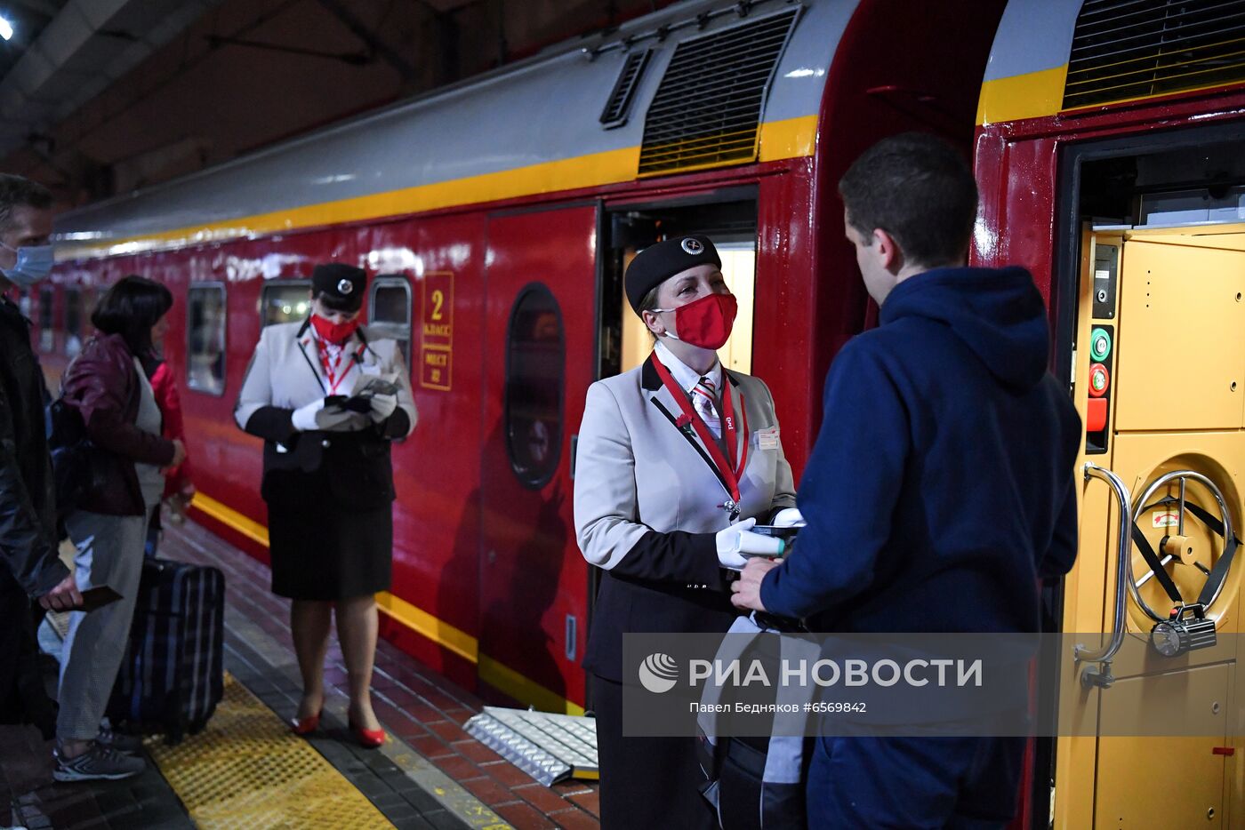 Отправление фирменного поезда "Красная стрела" в юбилейный рейс