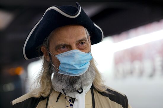 В Москве усилился контроль за ношением масок