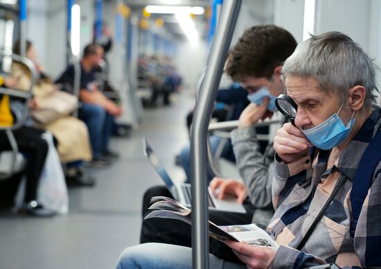 В Москве усилился контроль за ношением масок