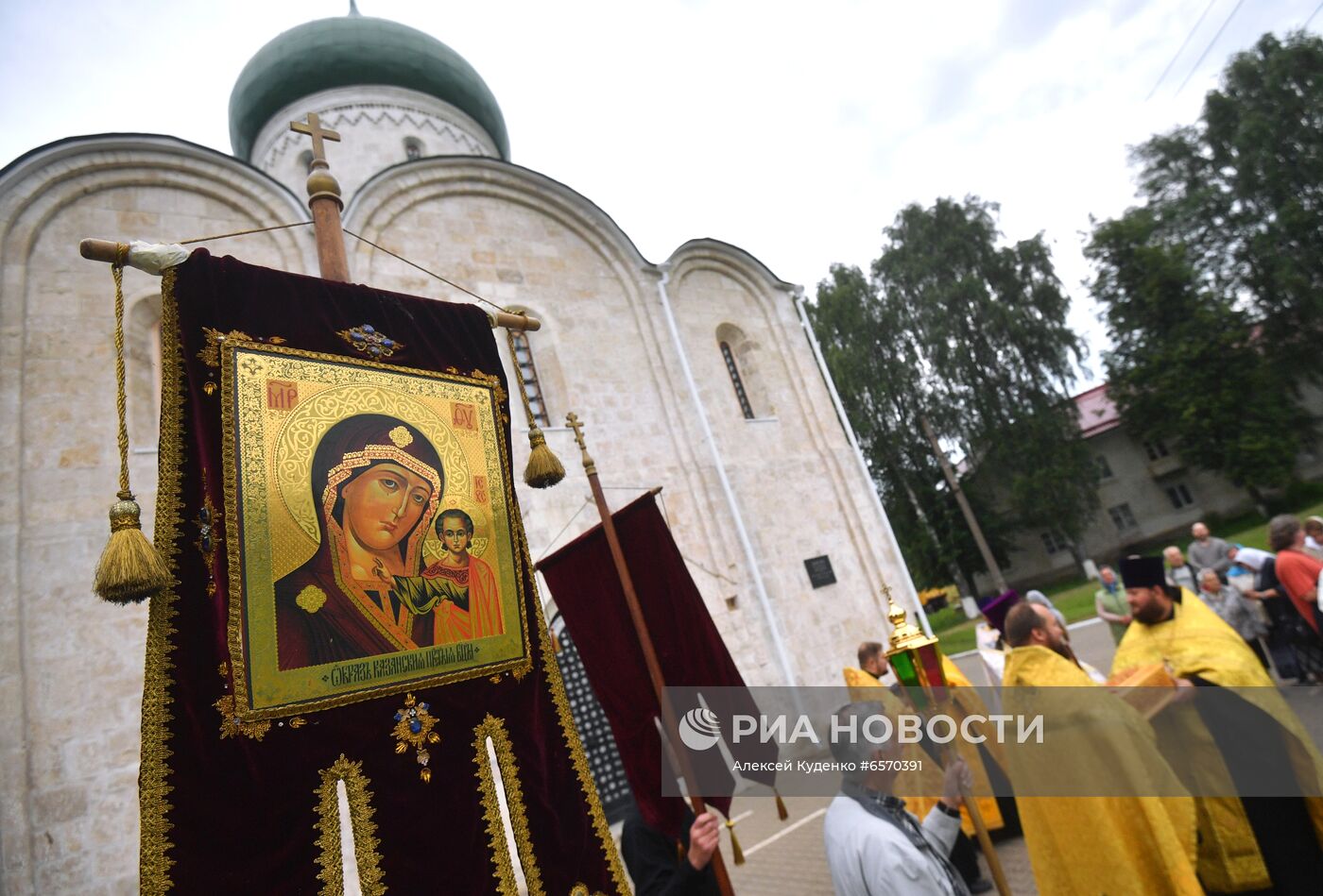 Праздничные мероприятия в честь 800-летия А. Невского в регионах России