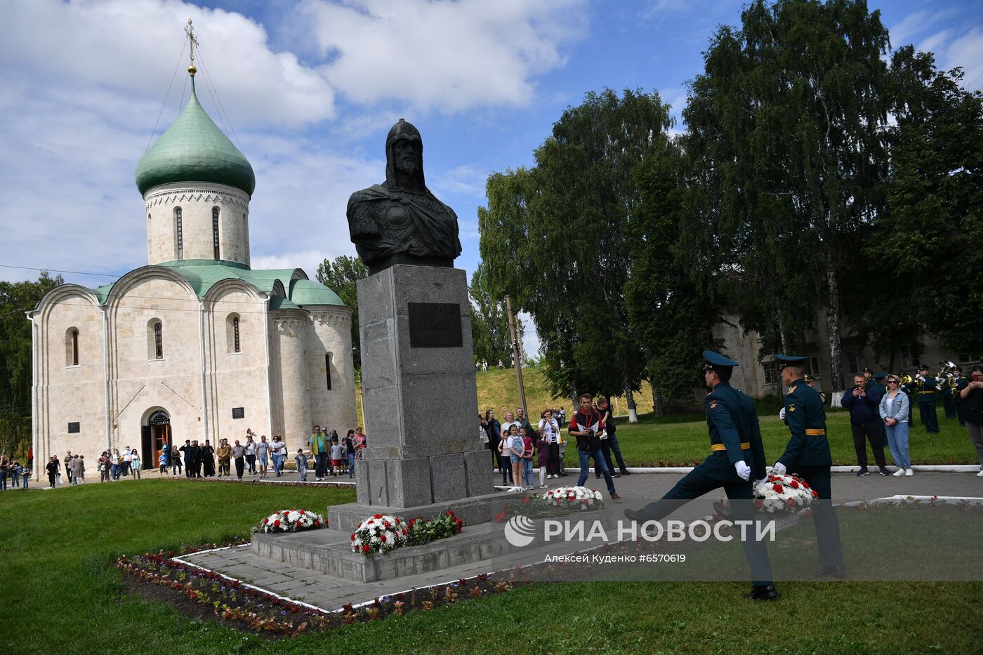 Праздничные мероприятия в честь 800-летия А. Невского в регионах России