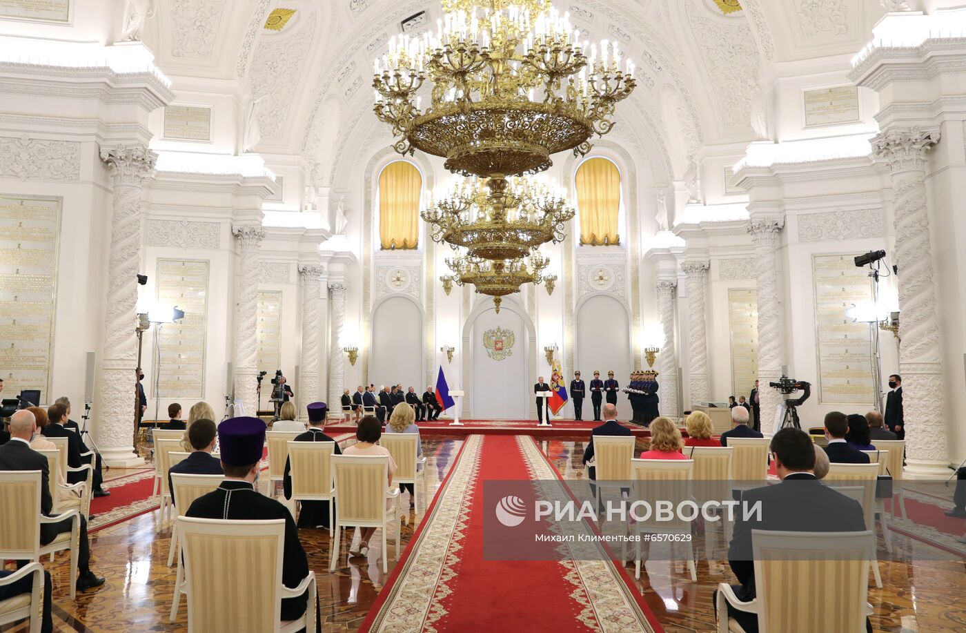 Вручение государственных премий и золотых медалей "Героя Труда РФ" президентом РФ В. Путиным в Кремле